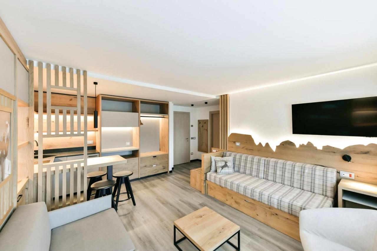 ואסון Hotel Montana מראה חיצוני תמונה