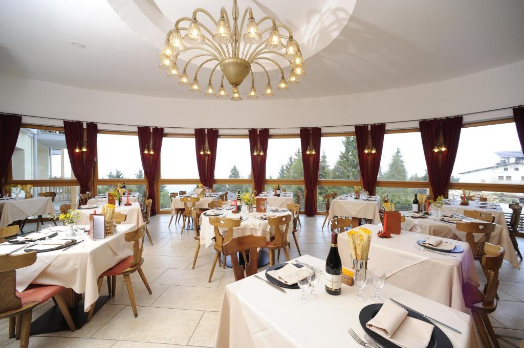 ואסון Hotel Montana מראה חיצוני תמונה