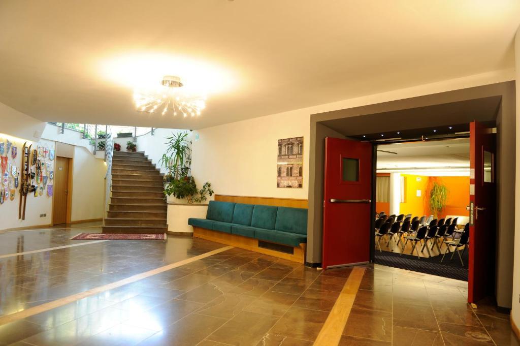 ואסון Hotel Montana מראה חיצוני תמונה