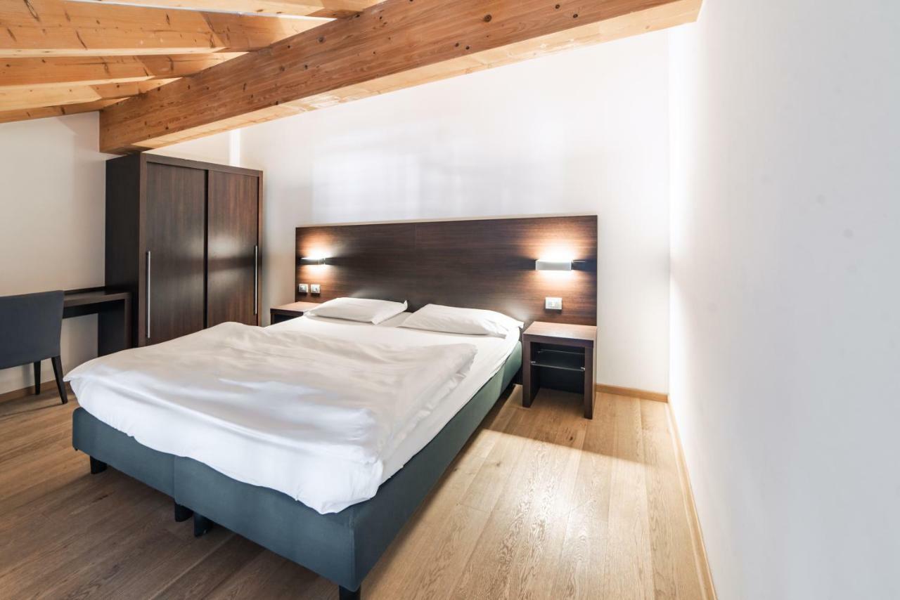 ואסון Hotel Montana מראה חיצוני תמונה